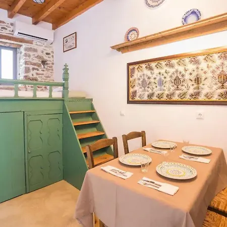 Amarantos-traditional Village House-apollona