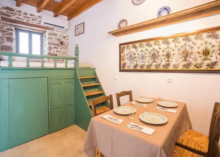 Amarantos-traditional Village House-apollona