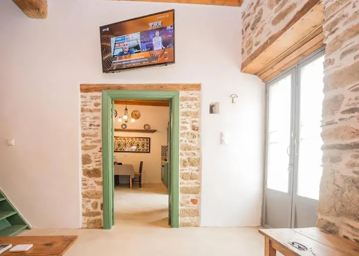 Amarantos-traditional Village House-apollona Daire Apollona